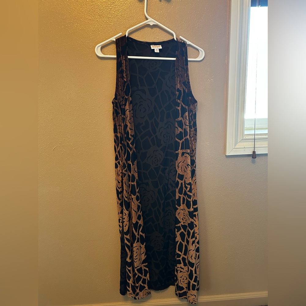 LuLaRoe Black with gold roses.